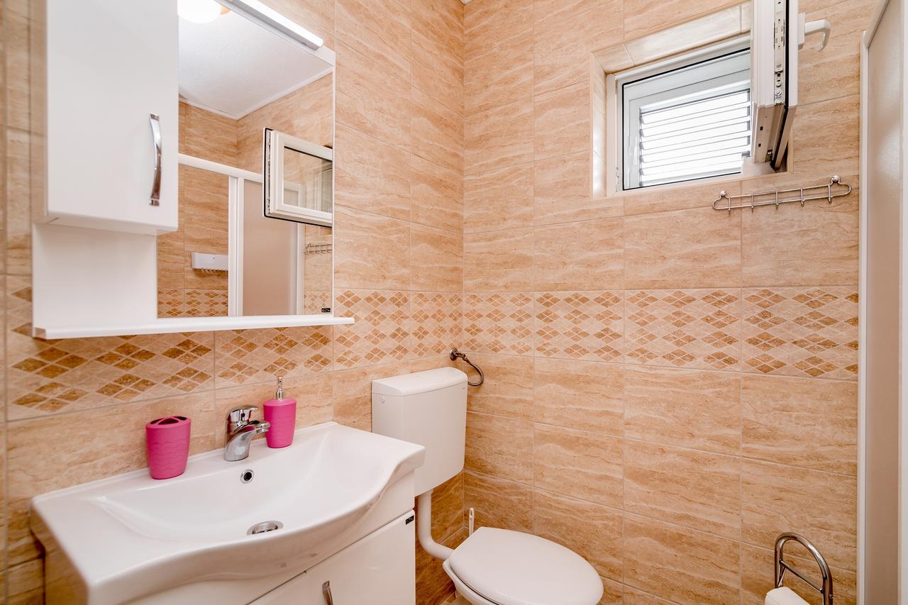 Apartments Mitrovic لوستيكا المظهر الخارجي الصورة