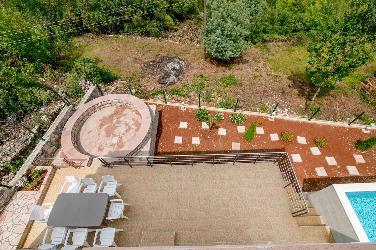 Apartments Mitrovic لوستيكا المظهر الخارجي الصورة