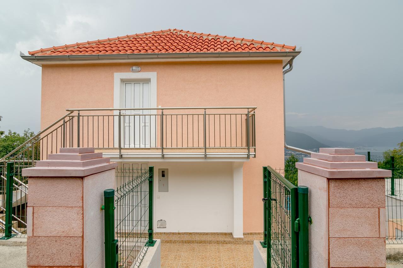 Apartments Mitrovic لوستيكا المظهر الخارجي الصورة