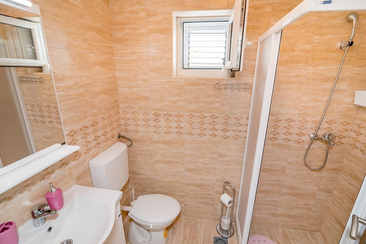Apartments Mitrovic لوستيكا المظهر الخارجي الصورة