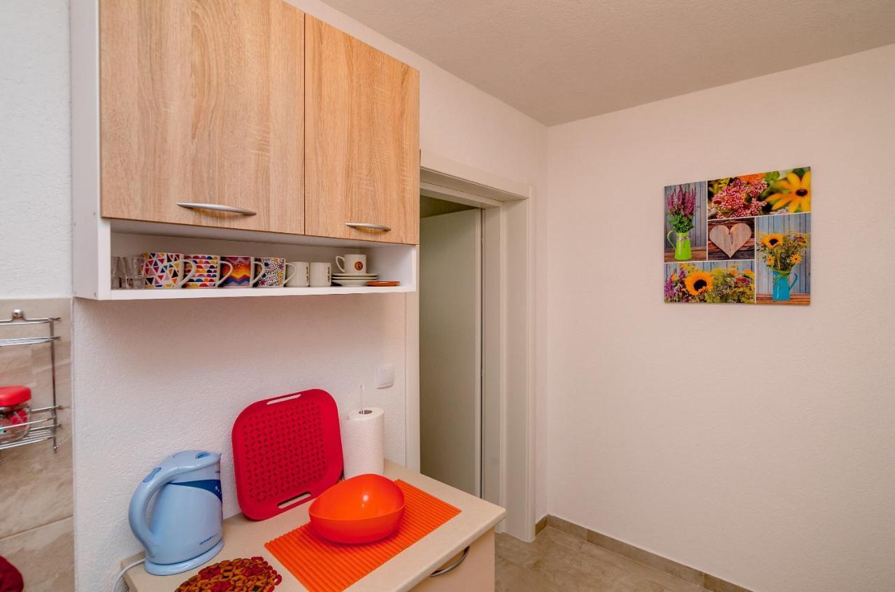 Apartments Mitrovic لوستيكا المظهر الخارجي الصورة
