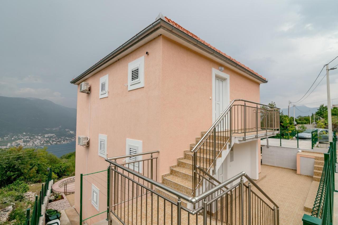 Apartments Mitrovic لوستيكا المظهر الخارجي الصورة
