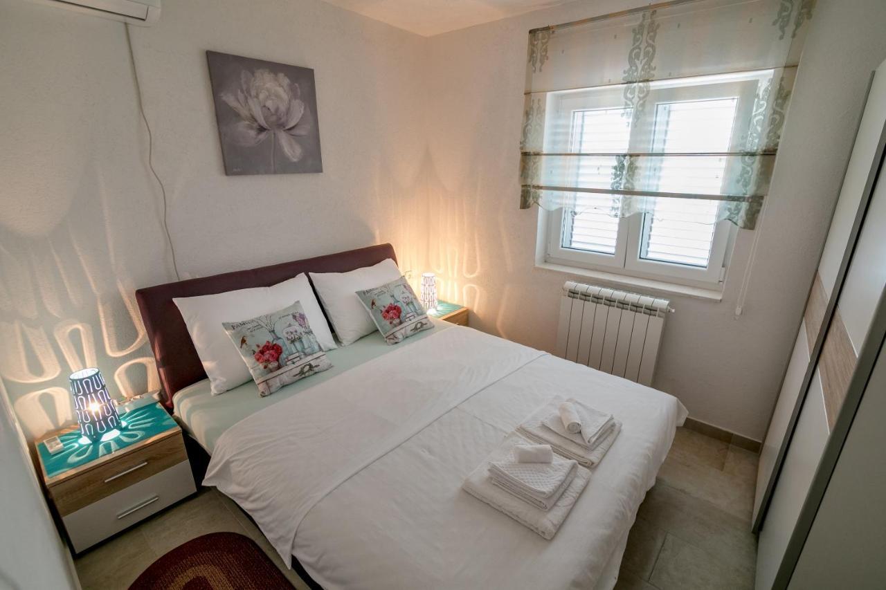Apartments Mitrovic لوستيكا المظهر الخارجي الصورة