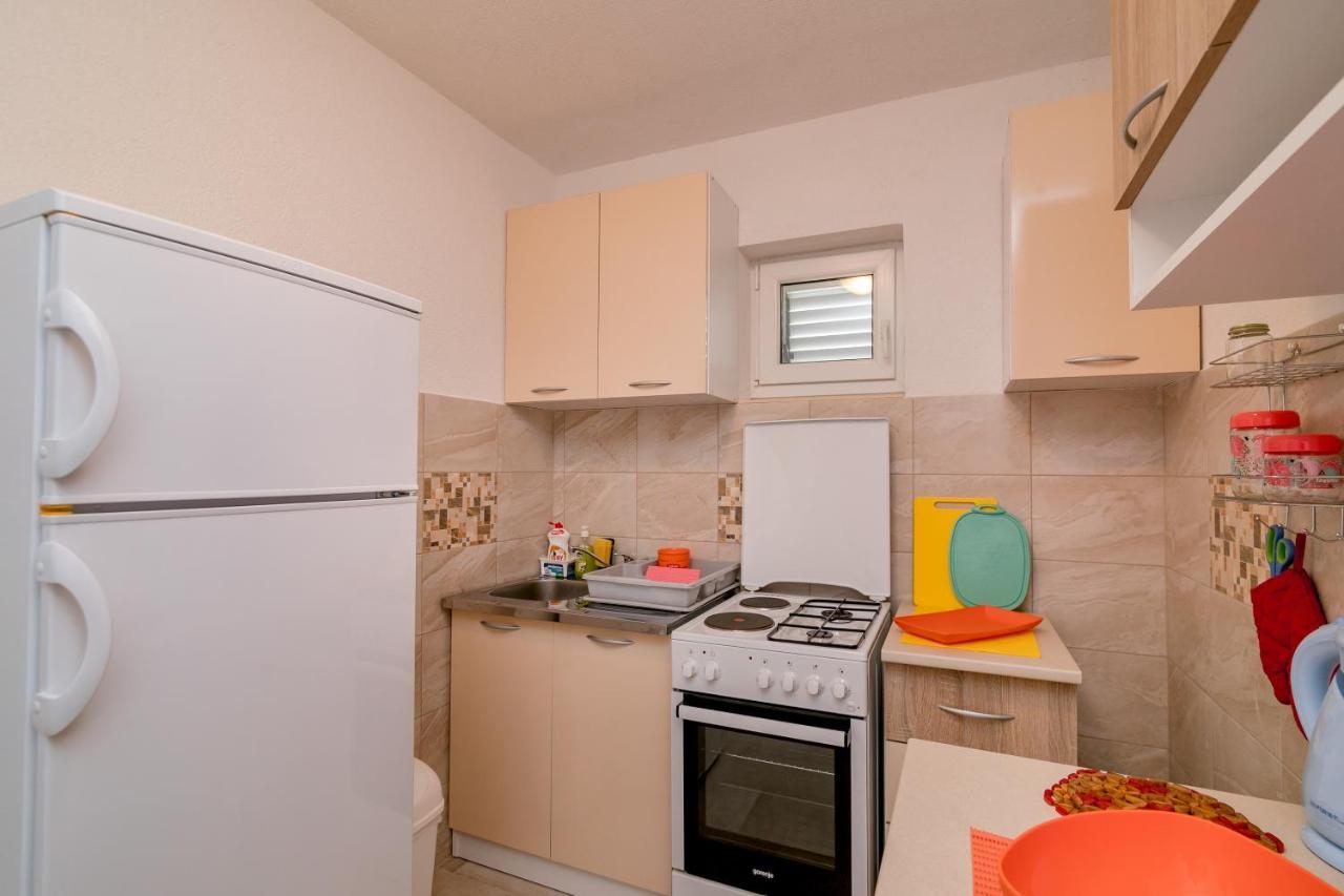 Apartments Mitrovic لوستيكا المظهر الخارجي الصورة